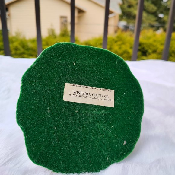 Liliput Lane & David Winter Miniature Cottages - Picture 14 of 16